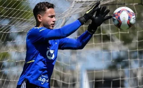 Foto: Gustavo Aleixo/Cruzeiro/ Ezequiel treinando no Cruzeiro.