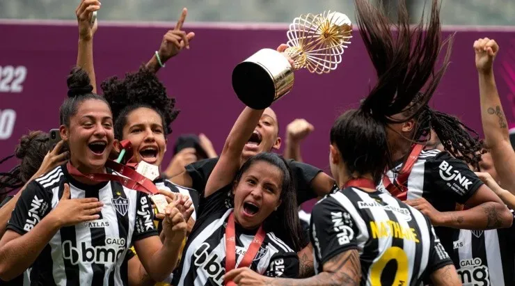 Foto: Alessandra Torres/AGIF - Atlético-MG também está investimento no futebol feminino.