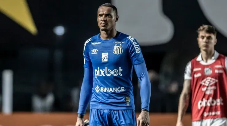 Foto: Ivan Storti/Santos FC/Divulgação - John: futuro indefinido no Colorado