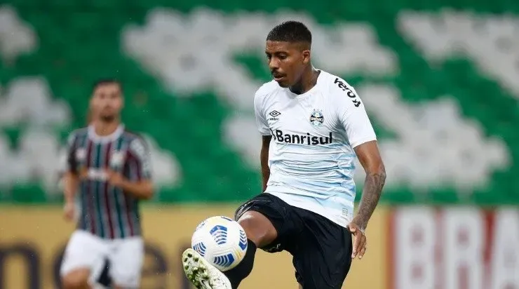 Ex- alvo de Palmeiras no mercado, Jean Pyerre está pensando em pendurar as chuteiras