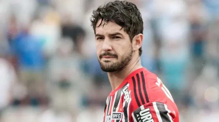Foto: Marcello Zambrana/AGIF - Alexandre Pato atuou pelo São Paulo