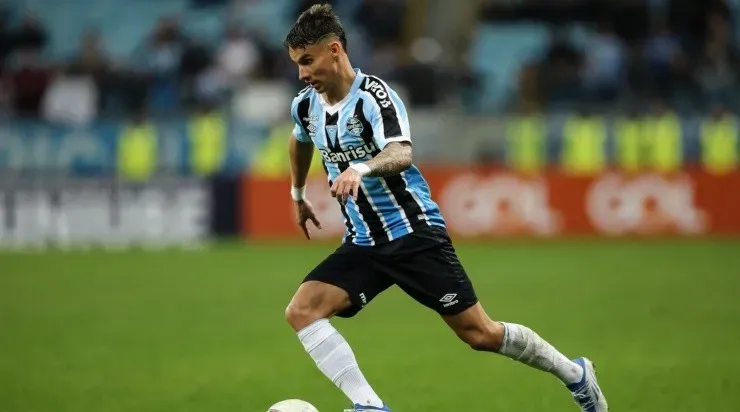 Foto: Pedro H. Tesch/AGIF - Ferreira: atacante do Grêmio foi especulado no Vasco