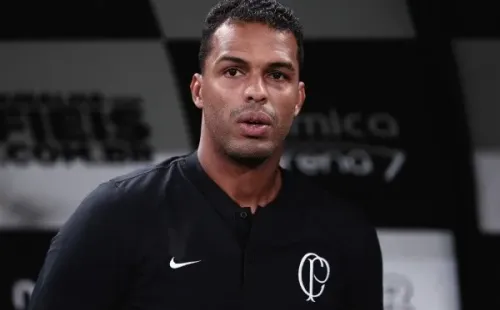 Foto:Ettore Chiereguini/AGIF – Fernando Lázaro quer contar com Bidu no Corinthians