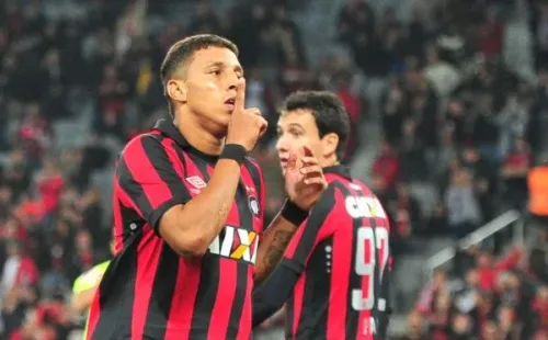 Crysan foi revelado pelo Athletico - Foto: Jason SIlva/AGIF