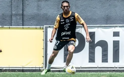 Foto: Ivan Storti/Santos FC – Miguelito não participou de atividade no CT Rei Pelé por conta de lesão