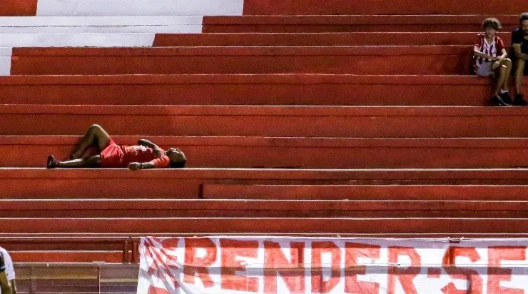 Foto: Rafael Vieira/AGIF - Náutico teve um fim muito triste em 2022.