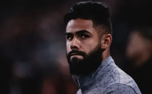 Foto: Ettore Chiereguini/AGIF – Felipe Jonatan deve iniciar 2023 como titular na lateral esquerda do Peixe