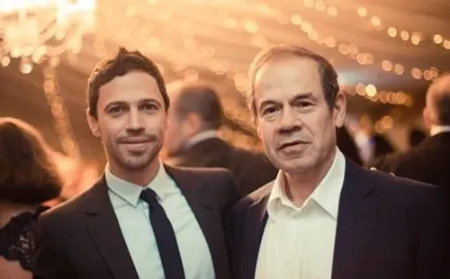 Isai Scheinberg e o filho (Foto: Divulgação/PokerNews)