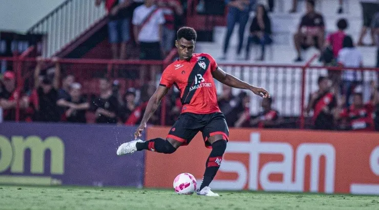Isabela Azine/AGIF – Wanderson atuando pelo Atlético-GO em 2022