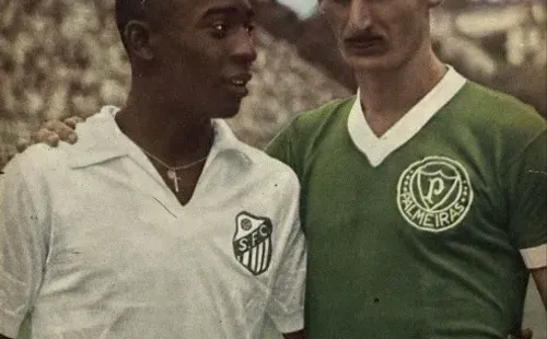 Pelé ao lado de Julinho Botelho, ídolo do Palmeiras, em foto de 1959