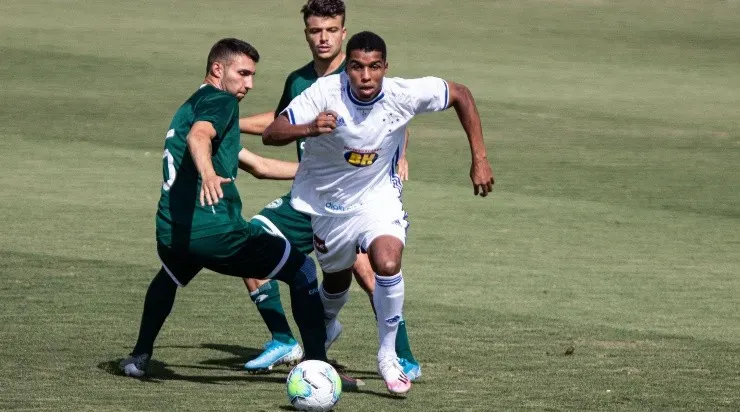 Heber Gomes/AGIF - Ageu na base do Cruzeiro.