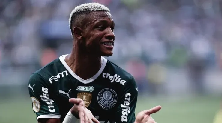 Foto: Ettore Chiereguini/AGIF - Danilo pode ser negociado junto ao Benfica, de Portugal.