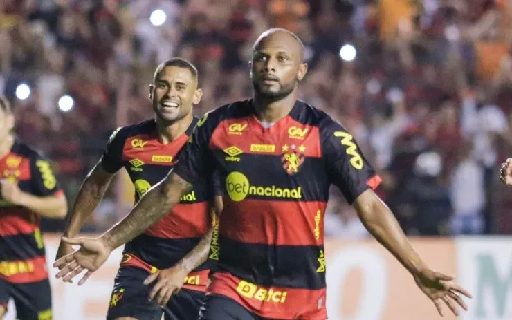 Rafael Vieira/AGIF – Ronaldo comemorando gol pelo Sport