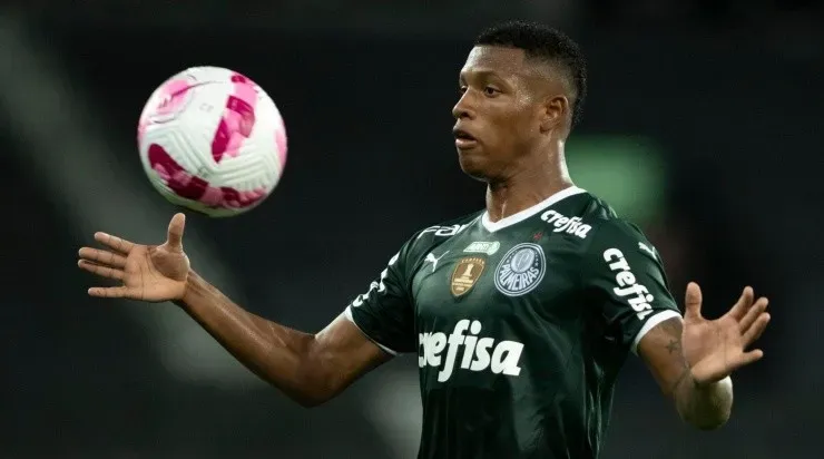 Foto: Jorge Rodrigues/AGIF - Danilo agora interessa ao Barcelona/Real Betis.