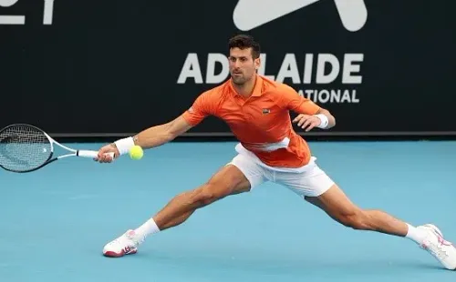 Djokovic está nas quartas de Adelaide. Créditos: Sarah Reed/Getty Images
