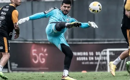 Foto: Ivan Storti/Santos FC – Goleiro João Paulo é o segundo dos maiores salários do elenco do Santos