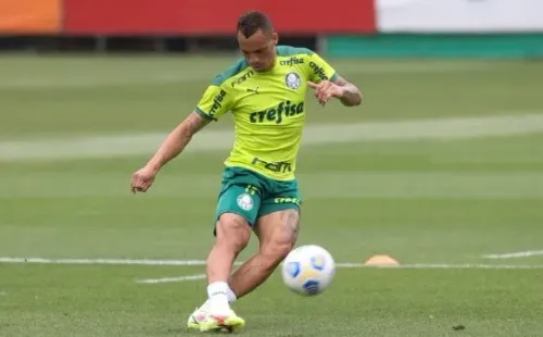 Foto: Cesar Greco – Breno Lopes entrou na mira do Cruzeiro para 2023