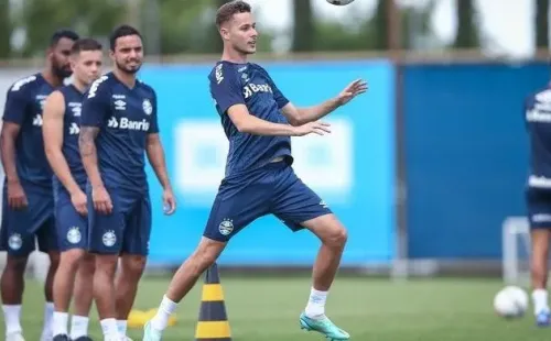 Foto: Lucas Uebel/Grêmio/Divulgação - Gustavinho: bem avaliado pelo técnico Renato Portaluppi