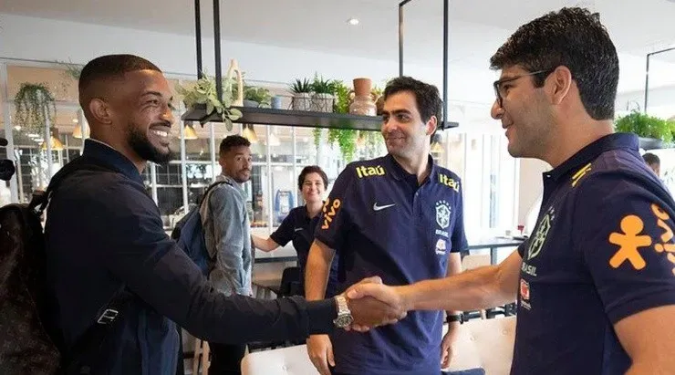 Foto: Lucas Figueiredo/CBF - Luís Vagner Vívian (direita) é a novidade no Grêmio.