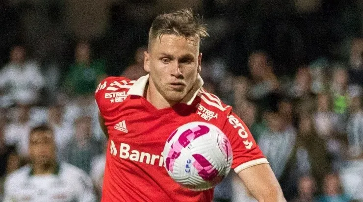 Foto: Robson Mafra/AGIF - Baldasso apostou em Alemão superando Suárez.