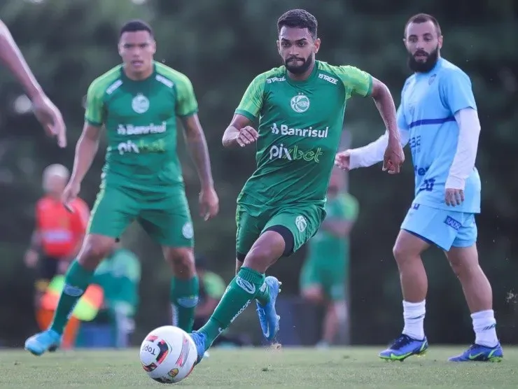 Fernando Alves/AGIF – Vini Paulista atuando em jogo treino do Juventude contra o Avenida