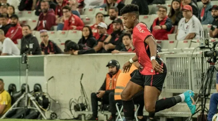 Robson Mafra/AGIF - Mercado no Furacão.