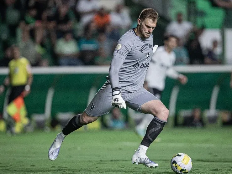 Heber Gomes/AGIF – Lucas Perri atuando pelo Botafogo