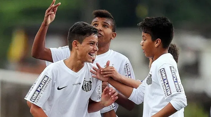 Foto: Pedro Ernesto Guerra Azevedo/Santos FC - Manson ao lado de Kaio Jorge, nos tempos de base.