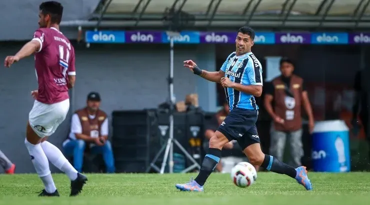 Foto: Lucas Uebel/Grêmio FCBA - Suárez em ação diante do Caxias.