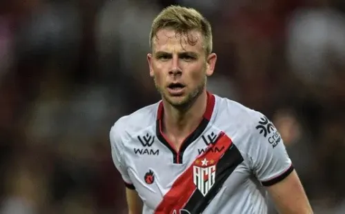 Klaus foi emprestado ao Atlético-GO - Foto: Thiago Ribeiro/AGIF