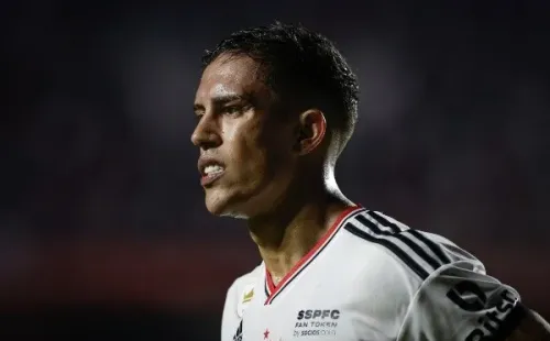 Foto: Marcello Zambrana/AGIF – Houve botafoguense que andou pedindo jogadores do São Paulo em troca, como lateral Igor Vinícius