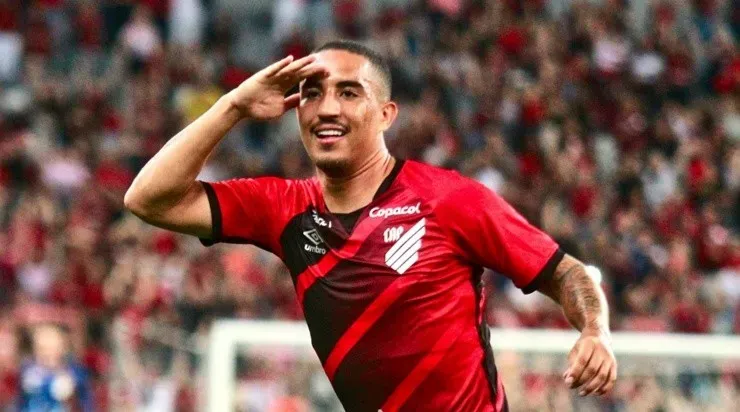 Foto: Gabriel Machado/AGIF Christian: volante voltou a marcar pelo Furacão