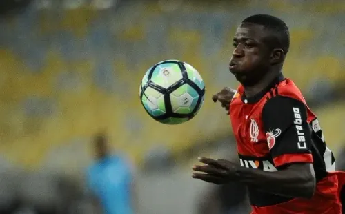 Foto: Armando Paiva/AGIF – Revelado no Flamengo, Vinícius rumou para o Real em 2018