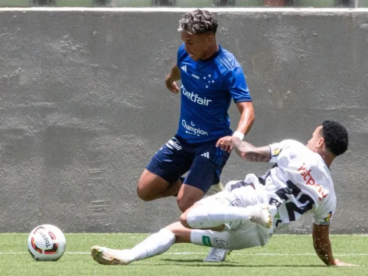 Fernando Moreno/AGIF -Daniel Junior jogador do Cruzeiro durante partida contra o Athletic Club