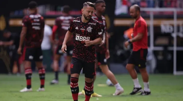 Foto: Ettore Chiereguini/AGIF - Torcedores afirmaram que Everton Ribeiro está sendo protegido
