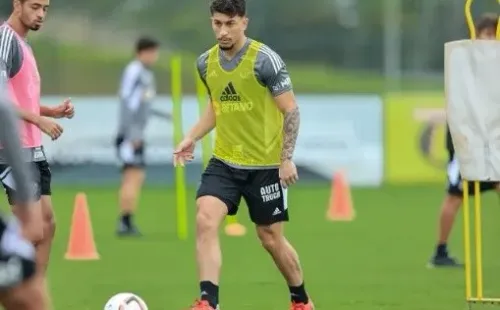 Simoni em ação na pré-temporada do Galo -Foto: Pedro Souza/CAM