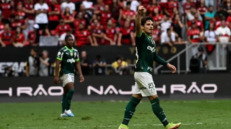 Foto: Mateus Bonomi/AGIF - Veiga marcou duas vezes na partida.