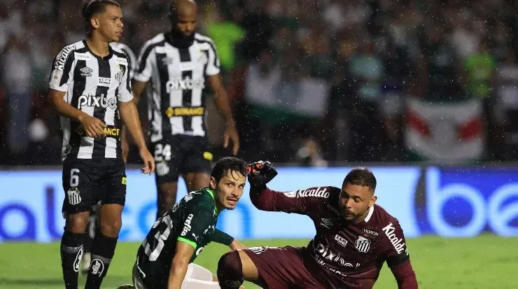 Foto: Marcello Zambrana/AGIF - Santos venceu somente na estreia do Paulistão.