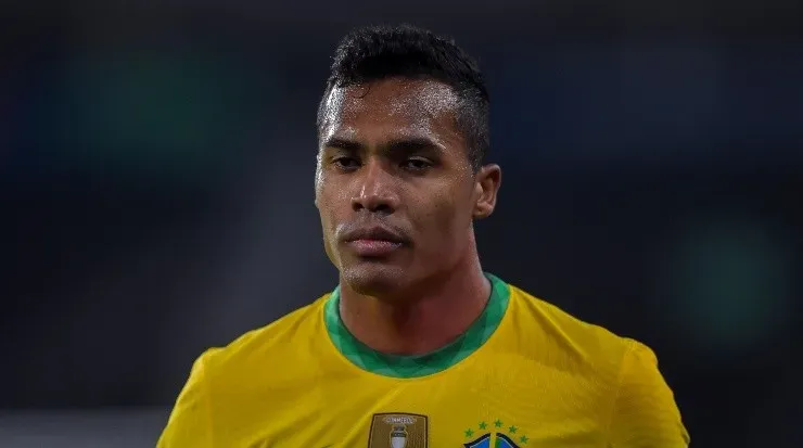 Foto: Thiago Ribeiro/AGIF - Alex Sandro deve sair da Juventus e vem sendo pedido no Grêmio.