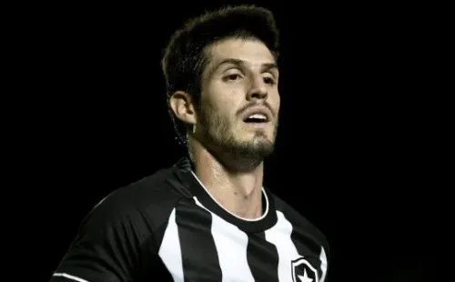 Piazon com a camisa do Botafogo - Foto: Jorge Rodrigues/AGIF