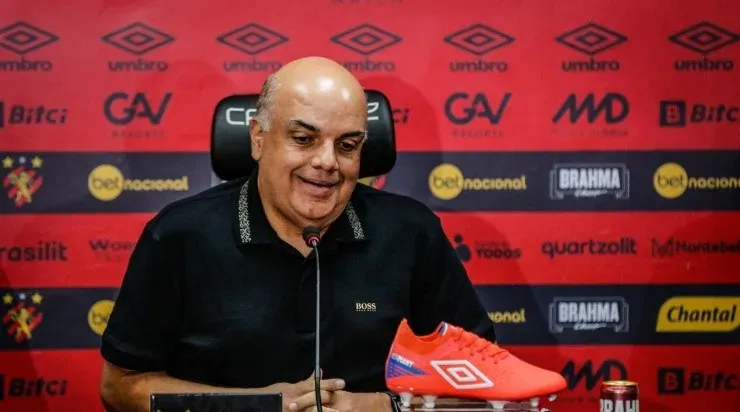 Yuri Romão não deve conseguir convencer Luciano Juba a renovar com o Sport. Foto:Rafael Bandeira / SCR