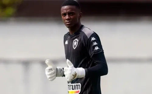Foto: Vítor Silva/Botafogo – Andrew Silva vem se destacando no Gil Vicente, clube que defende desde saída do Botafogo