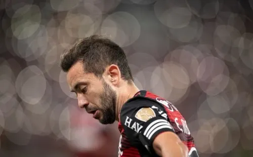 Everton Ribeiro deve perder o posto de titular - Foto: Jorge Rodrigues/AGIF