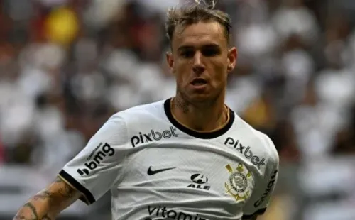 DF - Brasilia - 12/02/2023 - PAULISTA 2023, CORINTHIANS X PORTUGUESA - Roger Guedes jogador do Corinthians durante partida contra o Portuguesa no estadio Mane Garrincha pelo campeonato Paulista 2023. Foto: Mateus Bonomi/AGIF