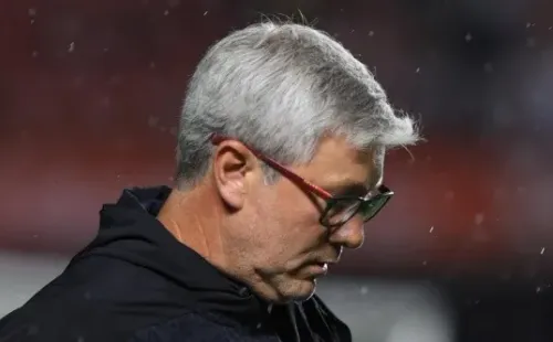 Odair Hellmann está pressionado no cargo - Foto: Marcello Zambrana/AGIF