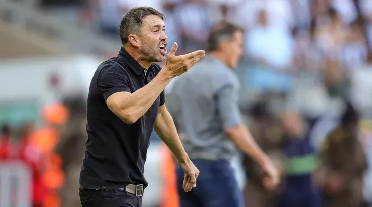 Foto: Gilson Junio/AGIF - O treinador está preocupado com problemas da equipe