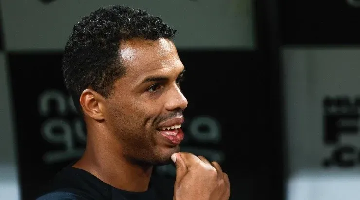 Fernando Lázaro quer melhorar o sistema ofensivo da equipe. Foto:Ettore Chiereguini/AGIF