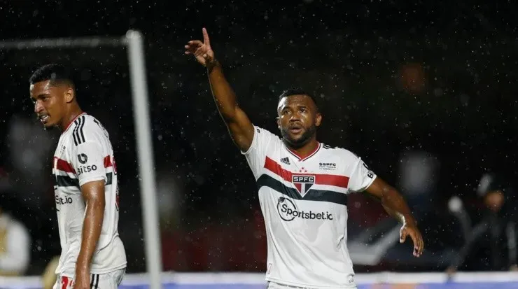 Luan, que desperta interesse do Grêmio, definiu que irá resolver o seu futuro após o Brasileirão. Foto: Rubens Chiri/ São Paulo