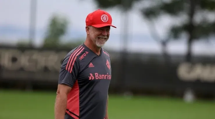 Foto: Ricardo Duarte/Internacional/Divulgação - Mano Menezes: técnico aguarda reforços no Inter