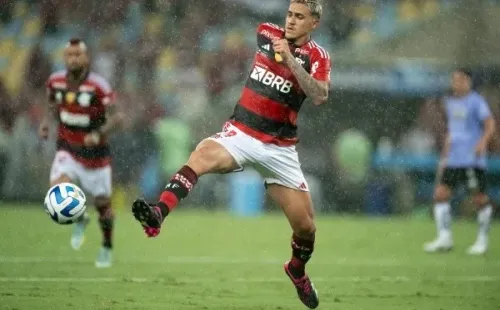 Foto: Jorge Rodrigues/AGIF – DM do Flamengo confirmou que Pedro está recuperado de lesão e contesta explicação de VP